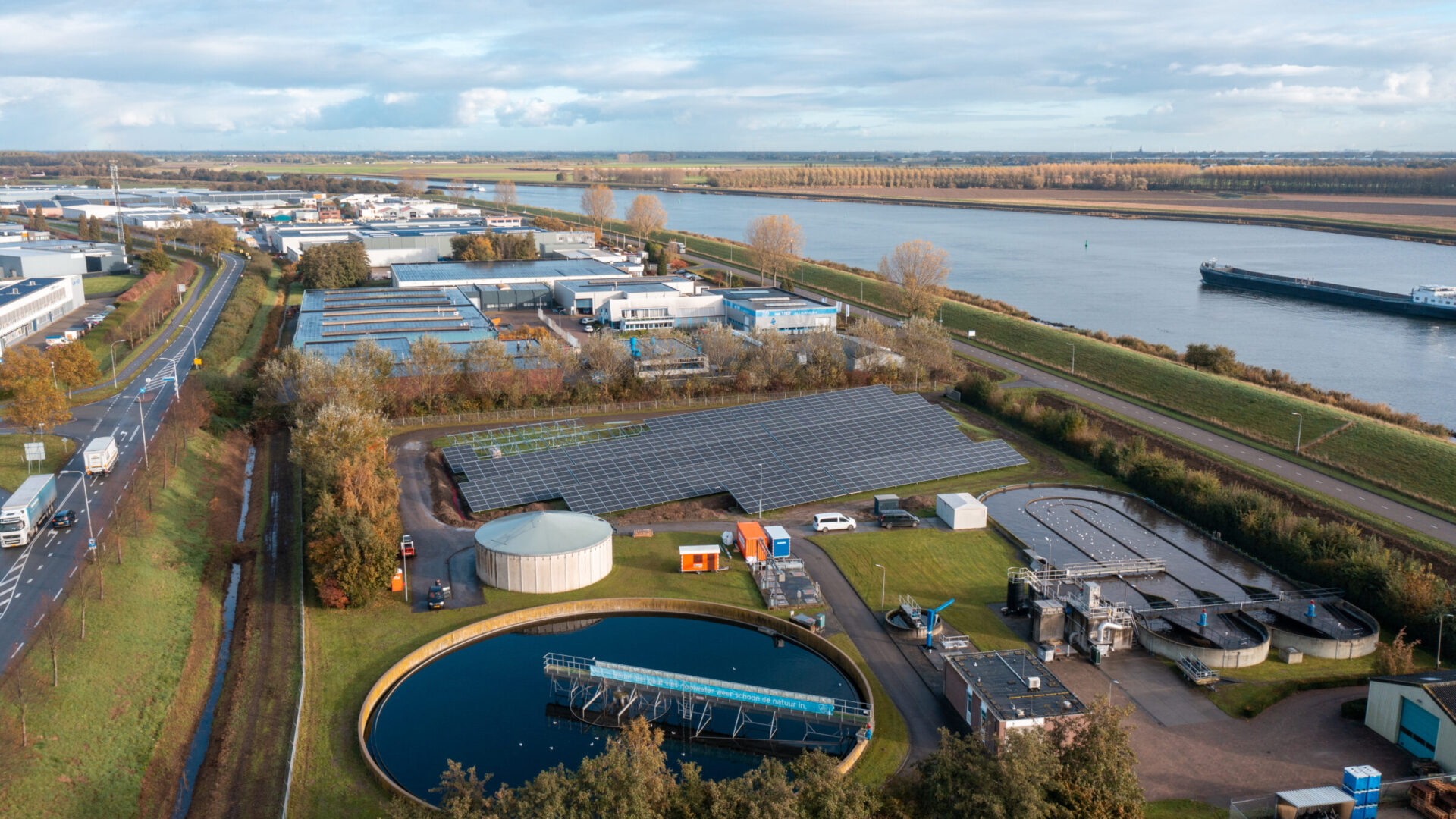 Zonnepanelen bij waterzuivering Tholen