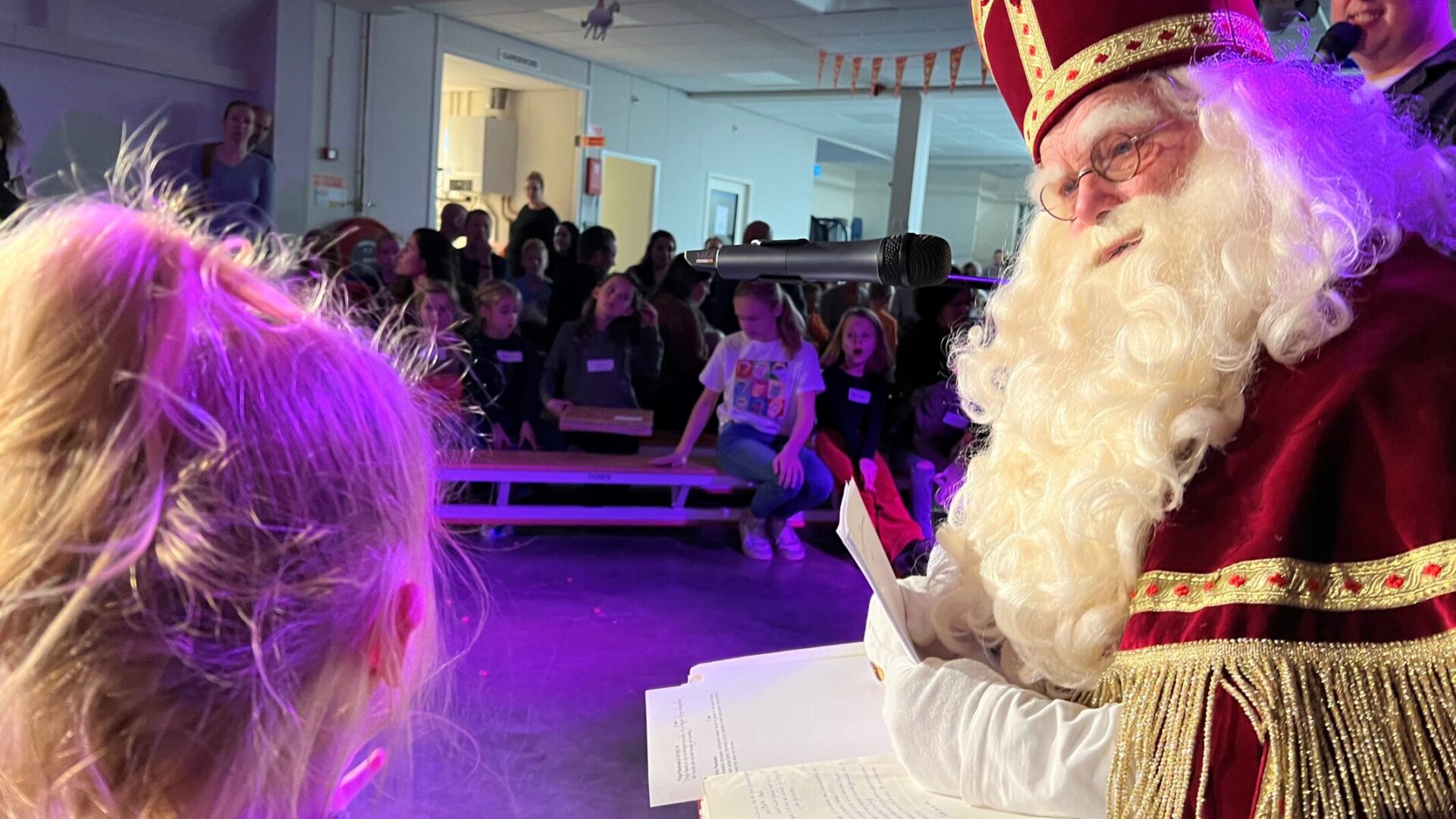 Sinterklaas op bezoek bij Paree